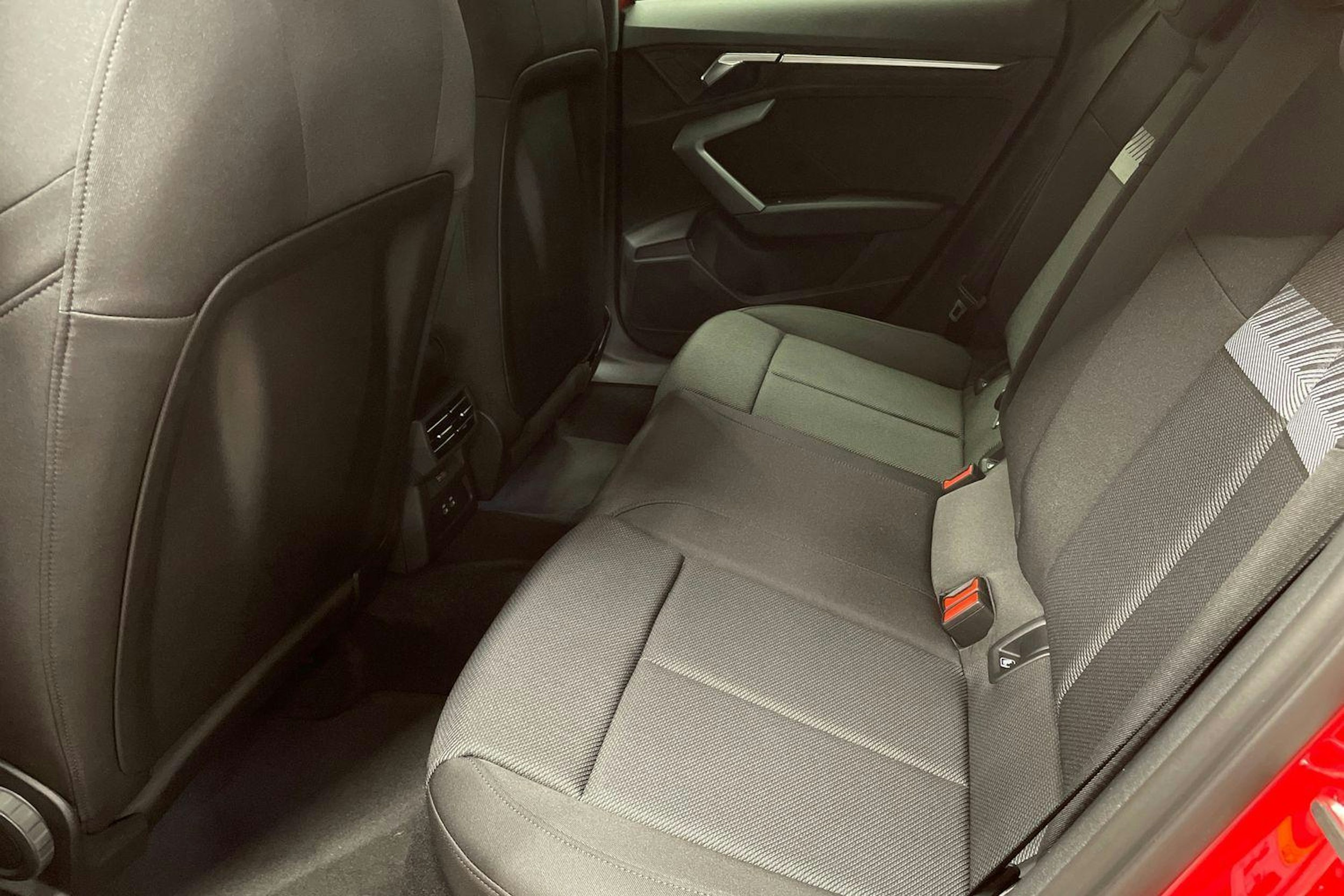 punainen Audi A3 2025 kuva 8.