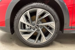 punainen Audi A3 2025 kuva 9.