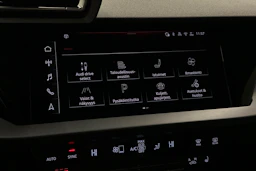 sininen Audi A3 2025 kuva 22.