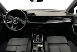 sininen Audi A3 2025 kuva 7.