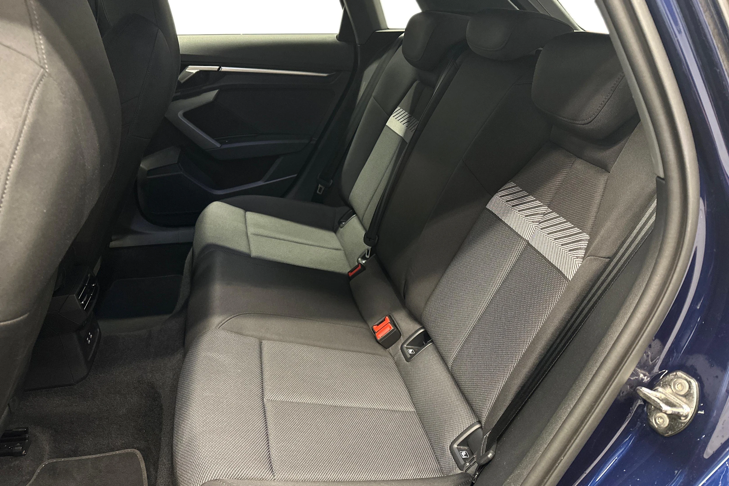 sininen Audi A3 2025 kuva 8.