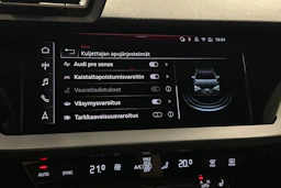 sininen Audi A3 2025 kuva 28.