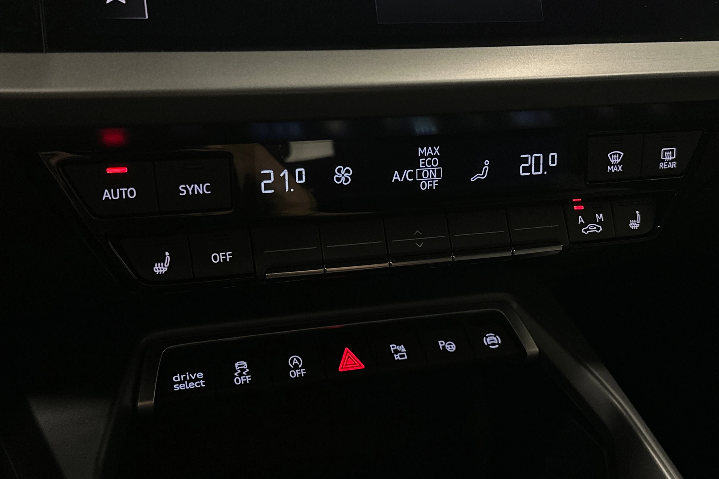 sininen Audi A3 2025 kuva 33.