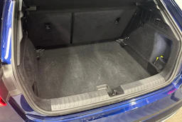 sininen Audi A3 2025 kuva 36.