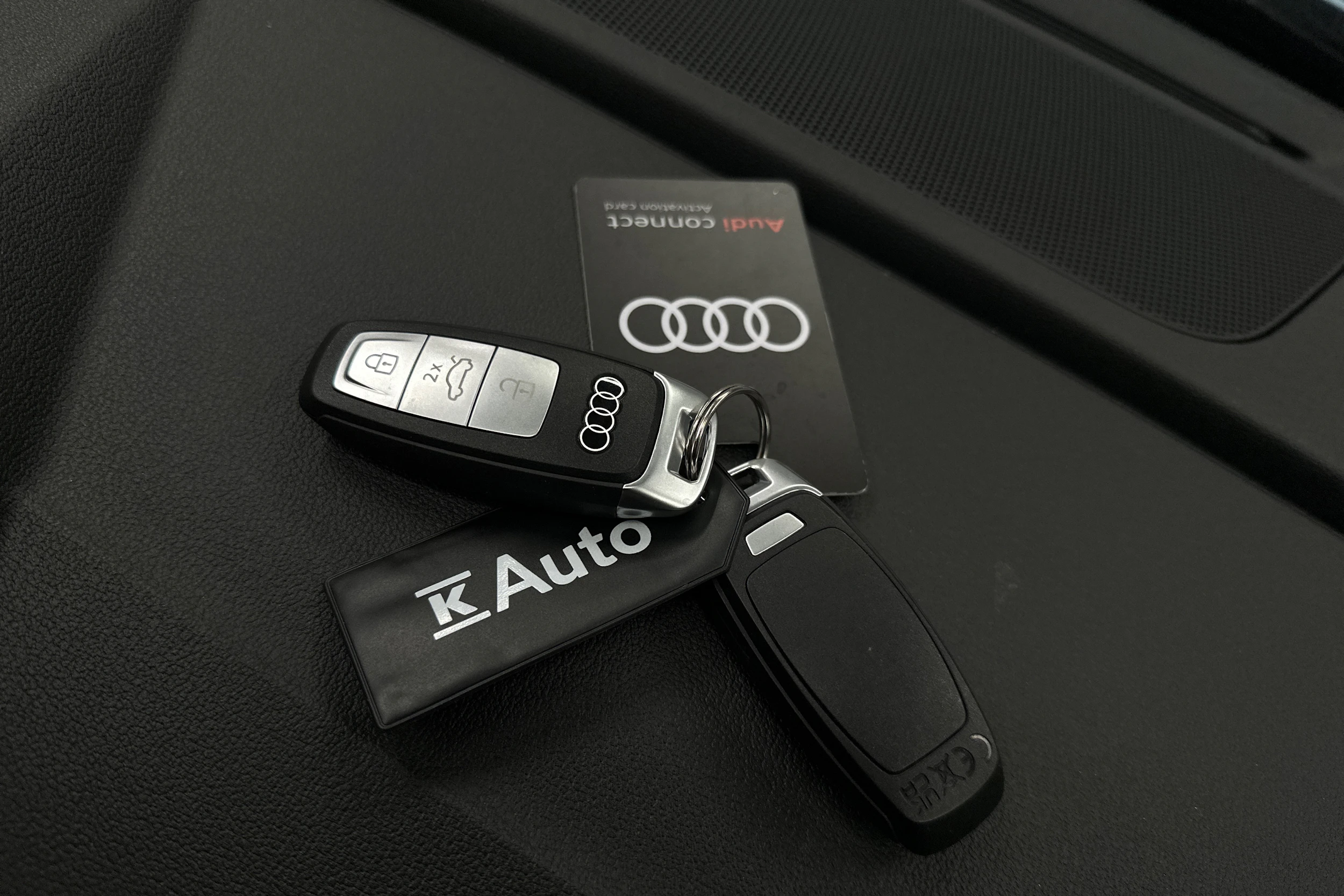 sininen Audi A3 2025 kuva 37.