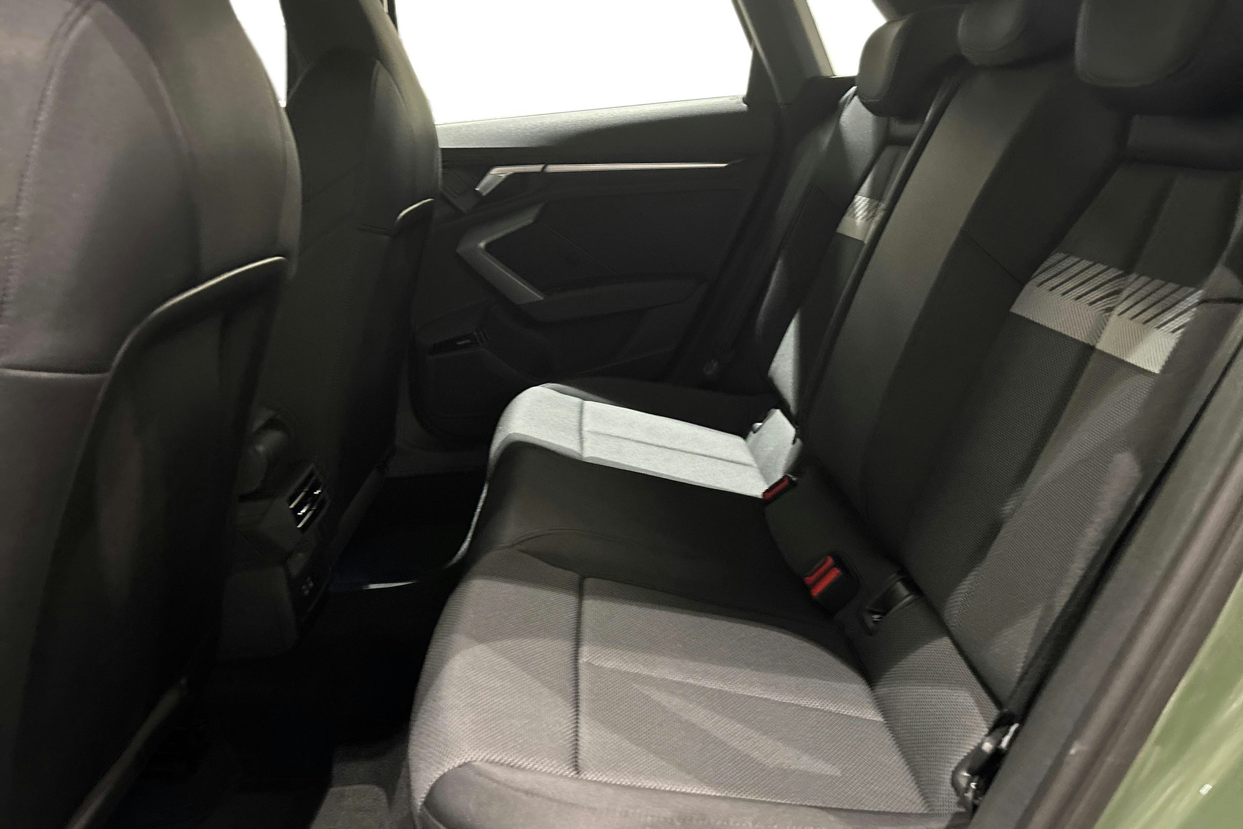 vihreä Audi A3 2025 kuva 8.