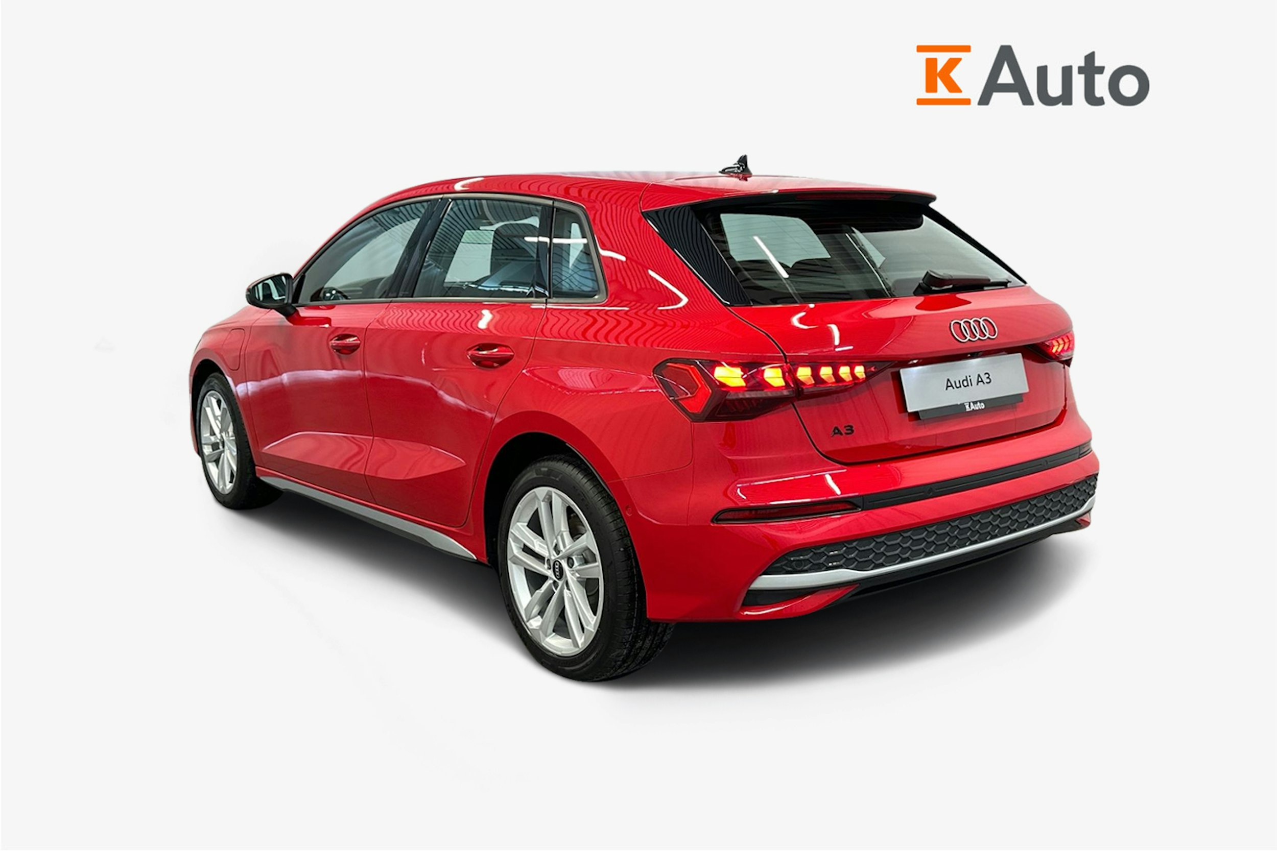punainen Audi A3 2025 kuva 6.
