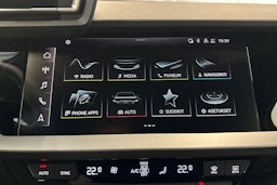 punainen Audi A3 2025 kuva 12.