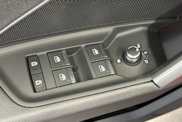 punainen Audi A3 2025 kuva 17.