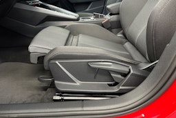 punainen Audi A3 2025 kuva 19.