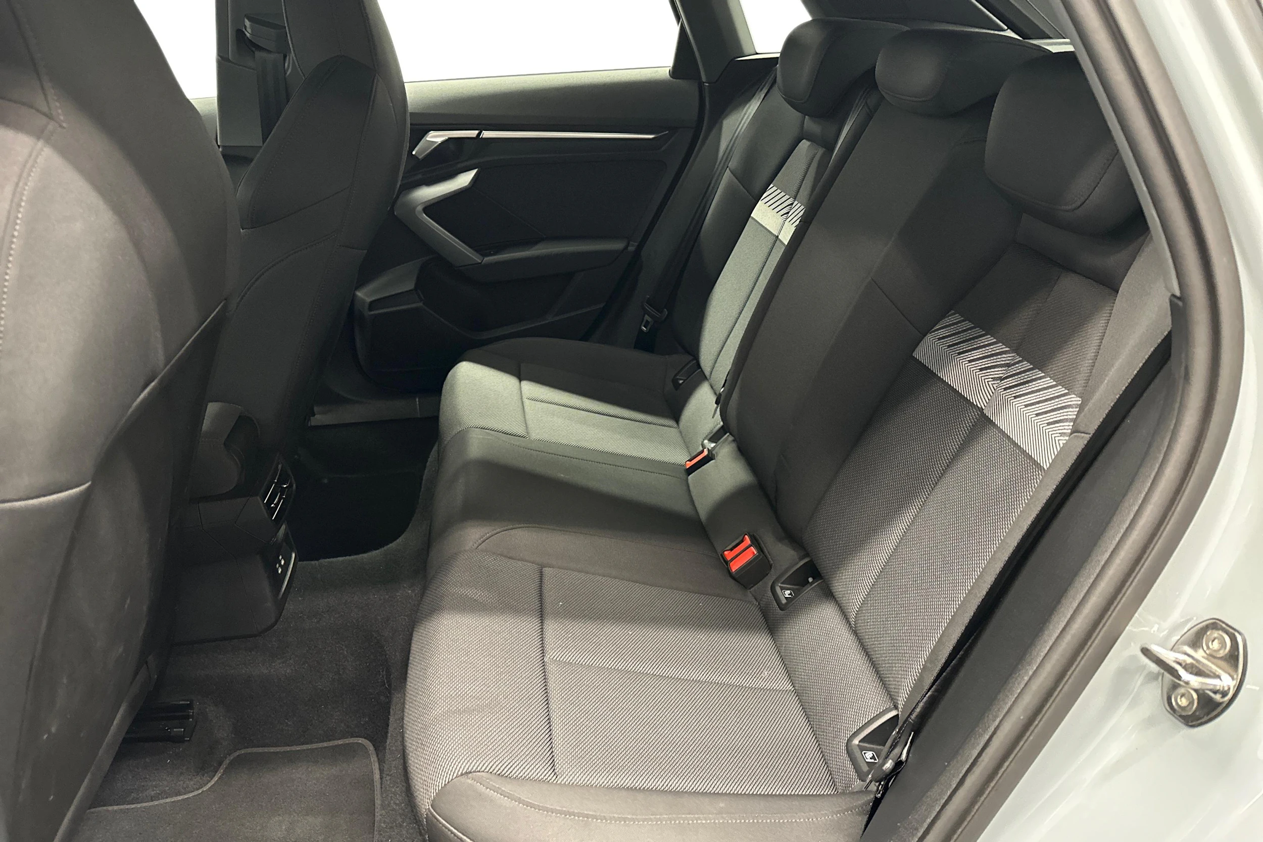 harmaa Audi A3 2025 kuva 8.
