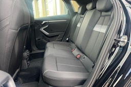 musta Audi A3 2025 kuva 8.