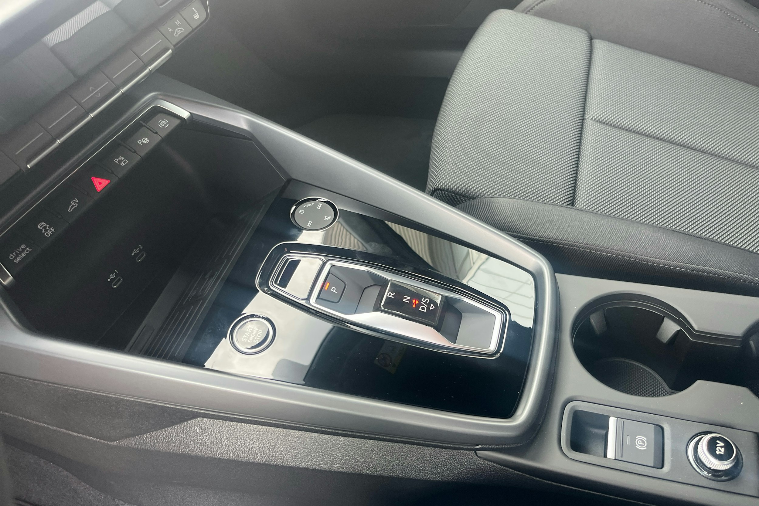 musta Audi A3 2025 kuva 13.