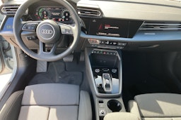 harmaa Audi A3 2025 kuva 7.