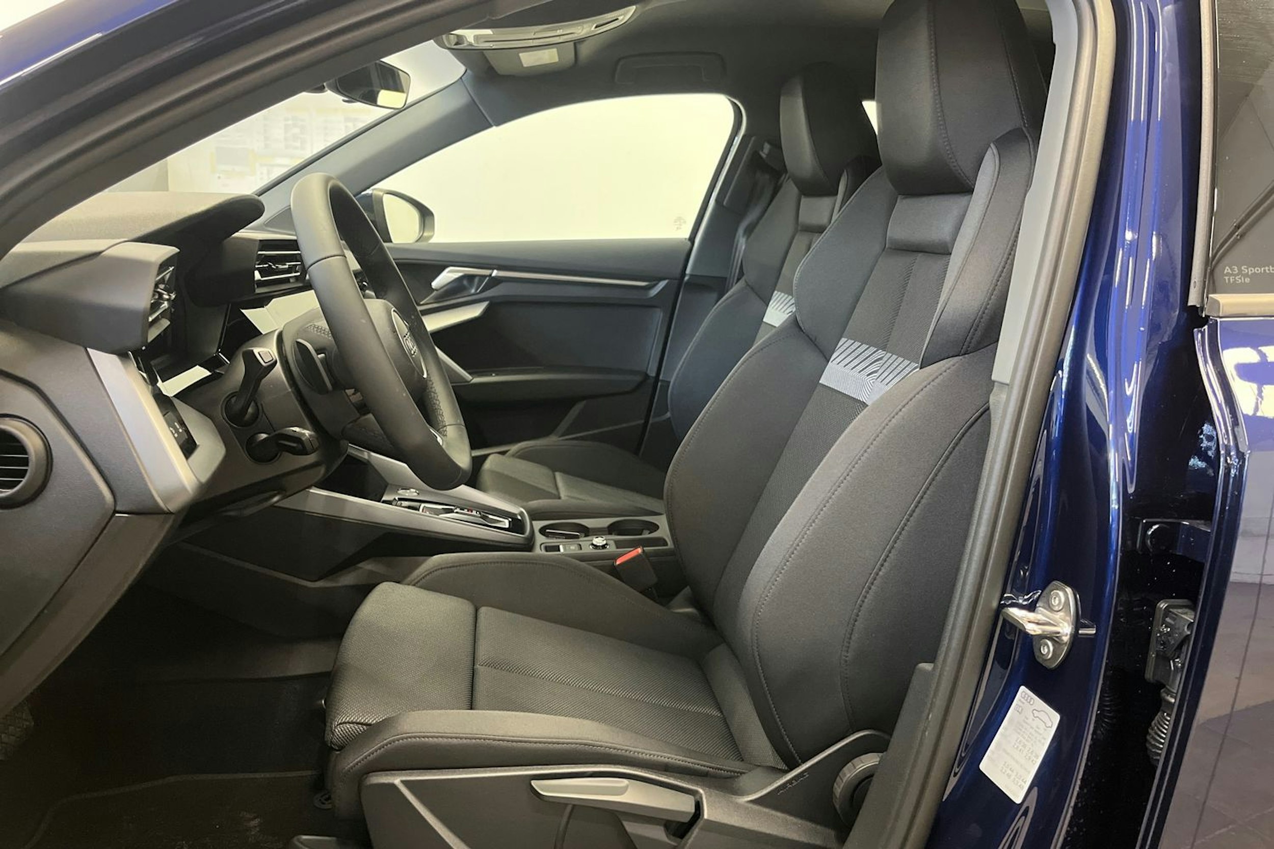 navarra sininen Audi A3 2025 kuva 3.