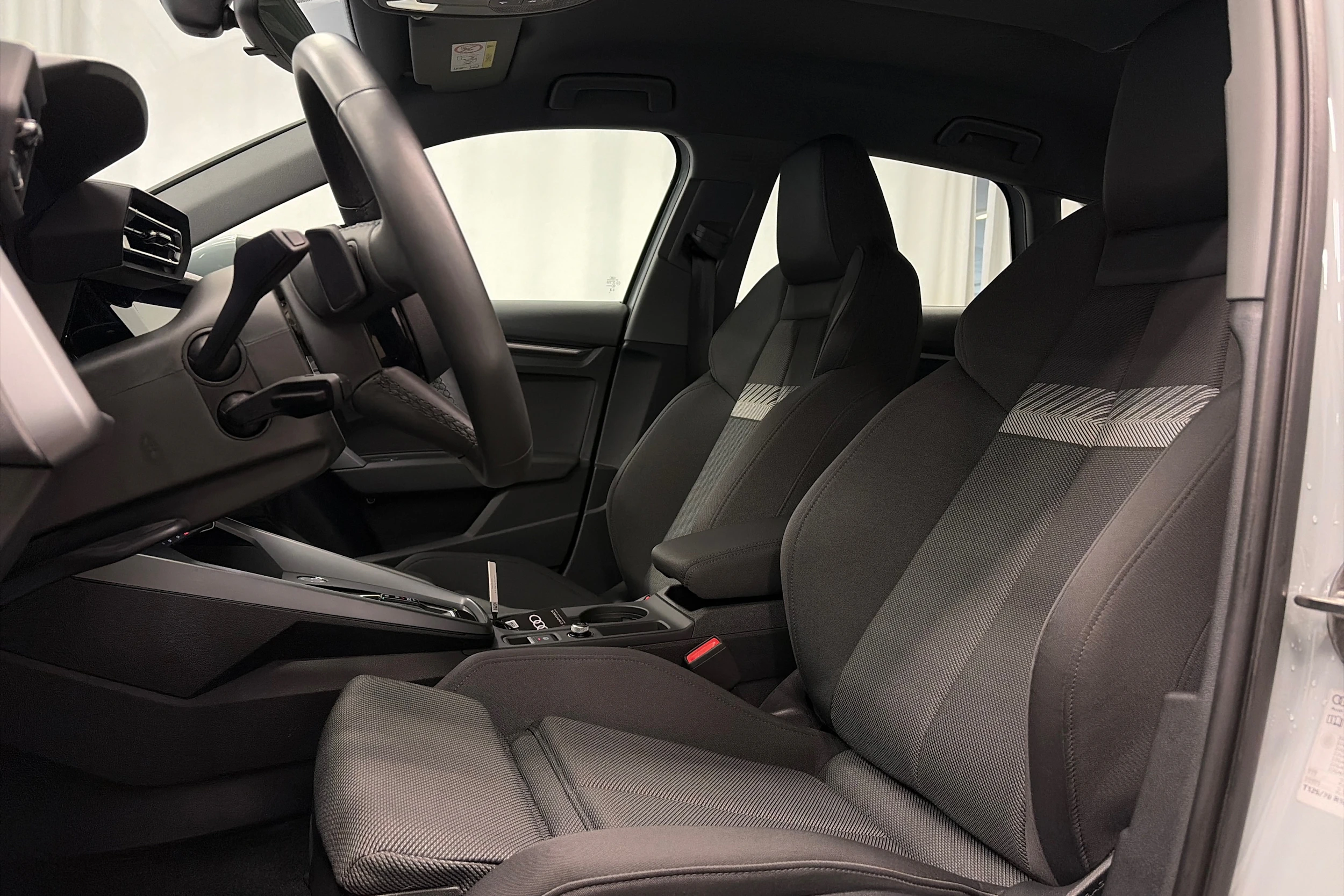 harmaa Audi A3 2025 kuva 12.
