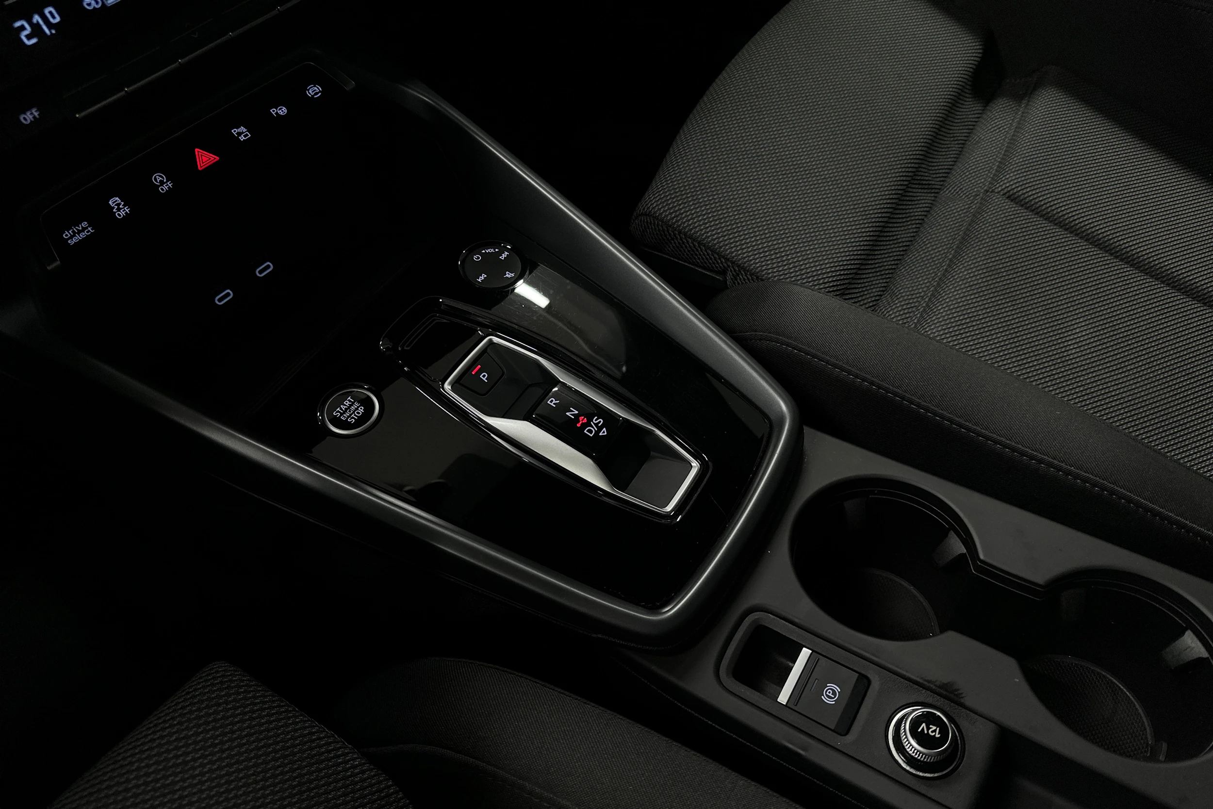 harmaa Audi A3 2025 kuva 29.