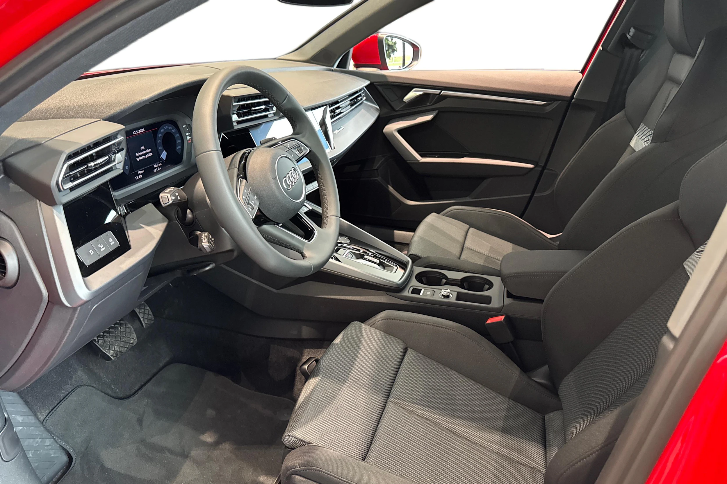 punainen Audi A3 2026 kuva 6.