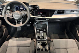 punainen Audi A3 2026 kuva 7.