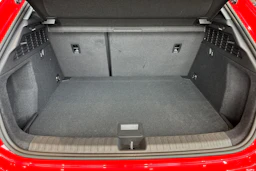 punainen Audi A3 2026 kuva 11.