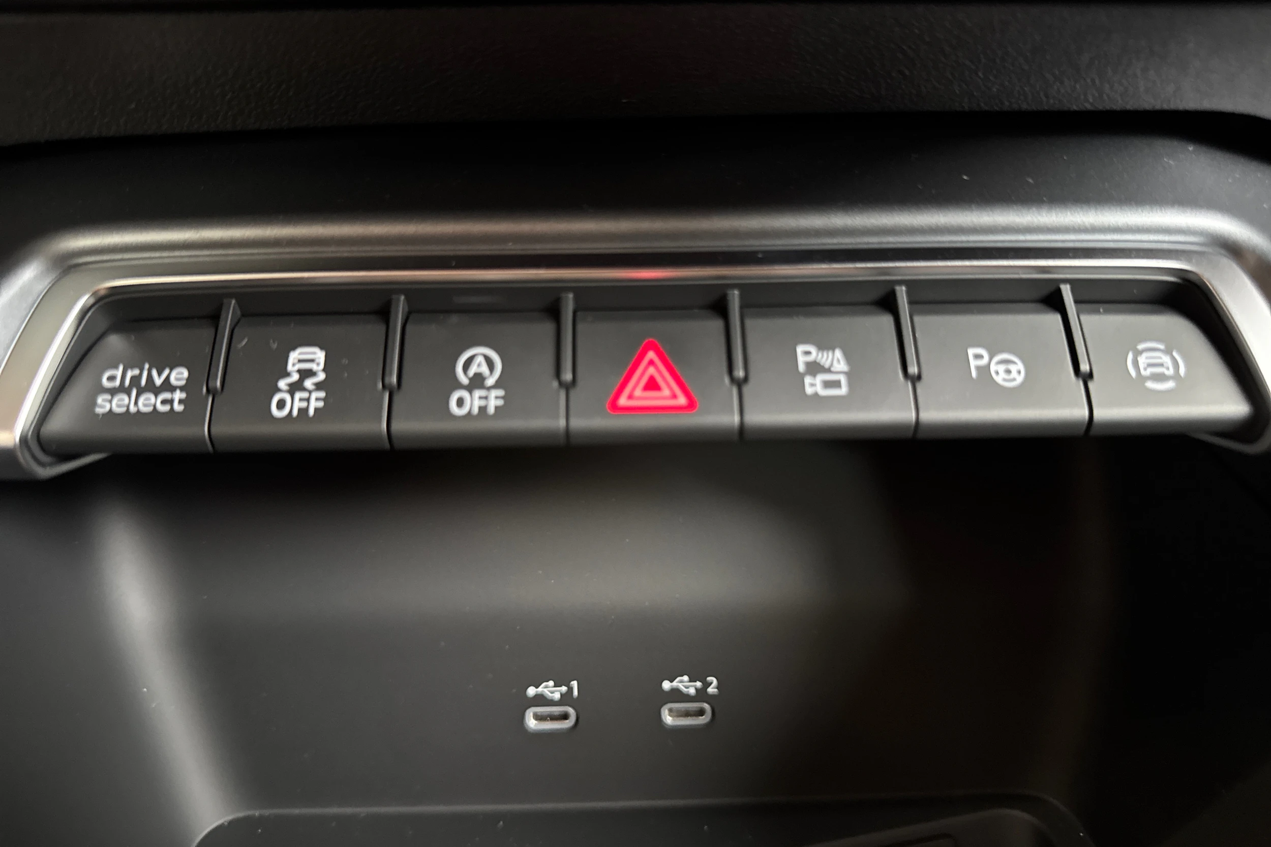 punainen Audi A3 2026 kuva 13.