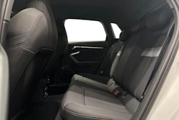 valkoinen Audi A3 2025 kuva 8.