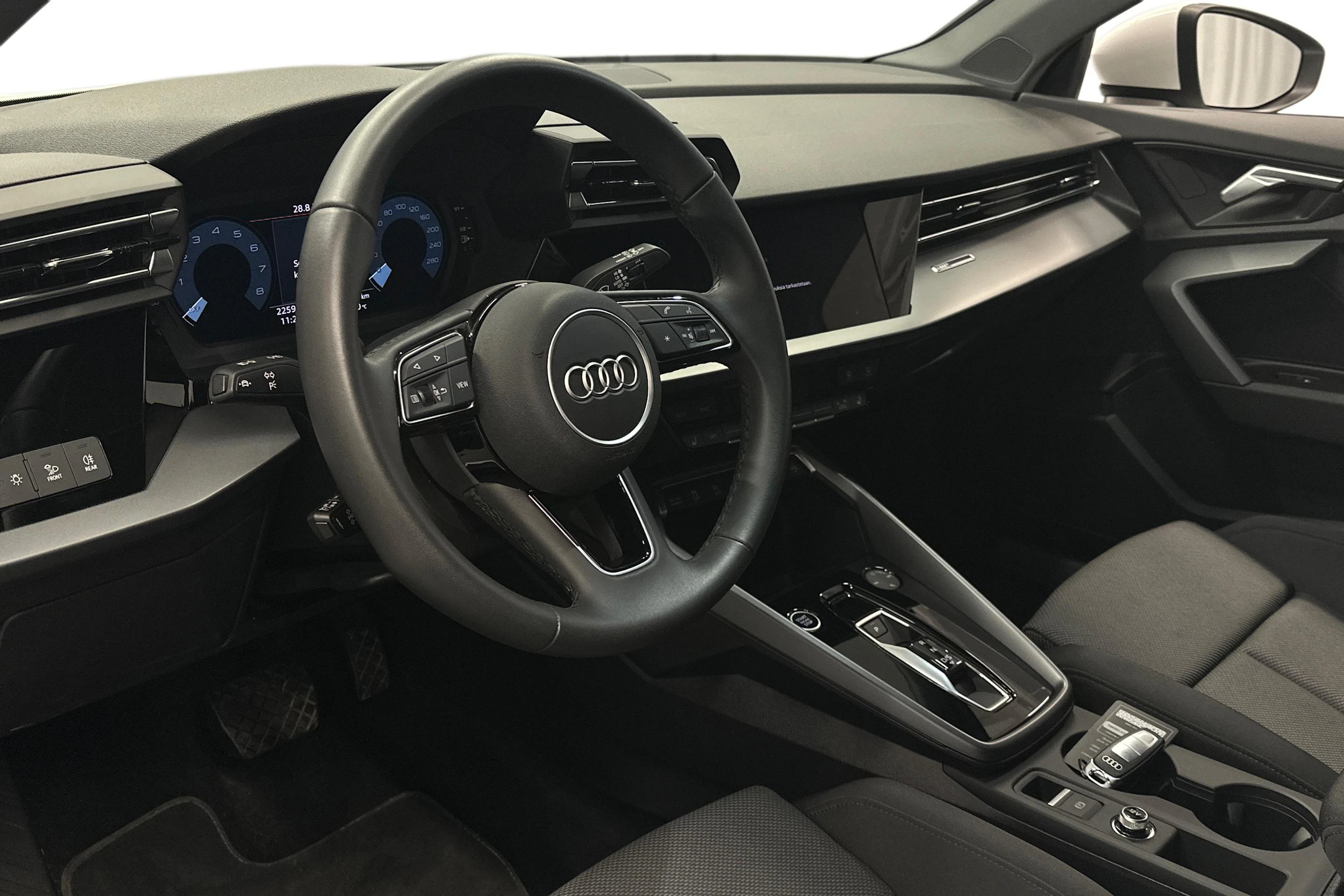 valkoinen Audi A3 2025 kuva 6.