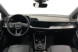 valkoinen Audi A3 2025 kuva 7.