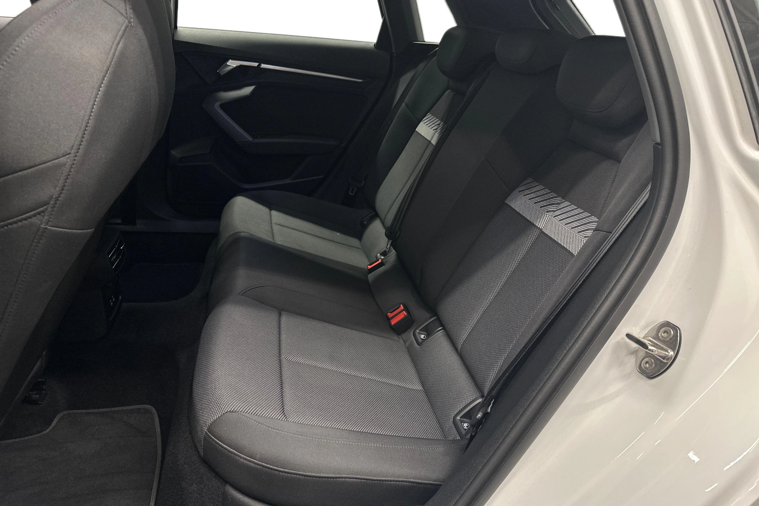 valkoinen Audi A3 2025 kuva 8.