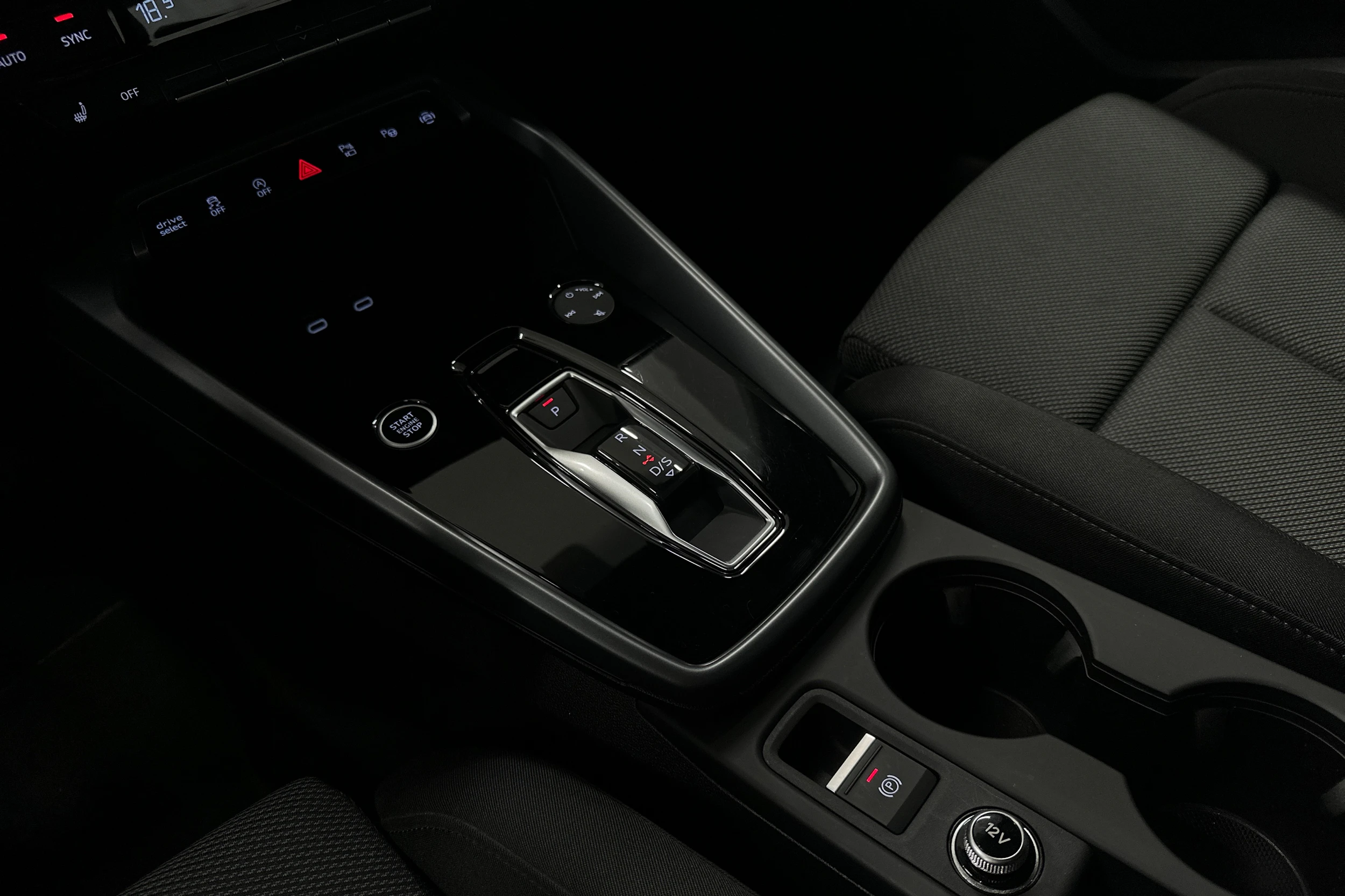 valkoinen Audi A3 2025 kuva 33.