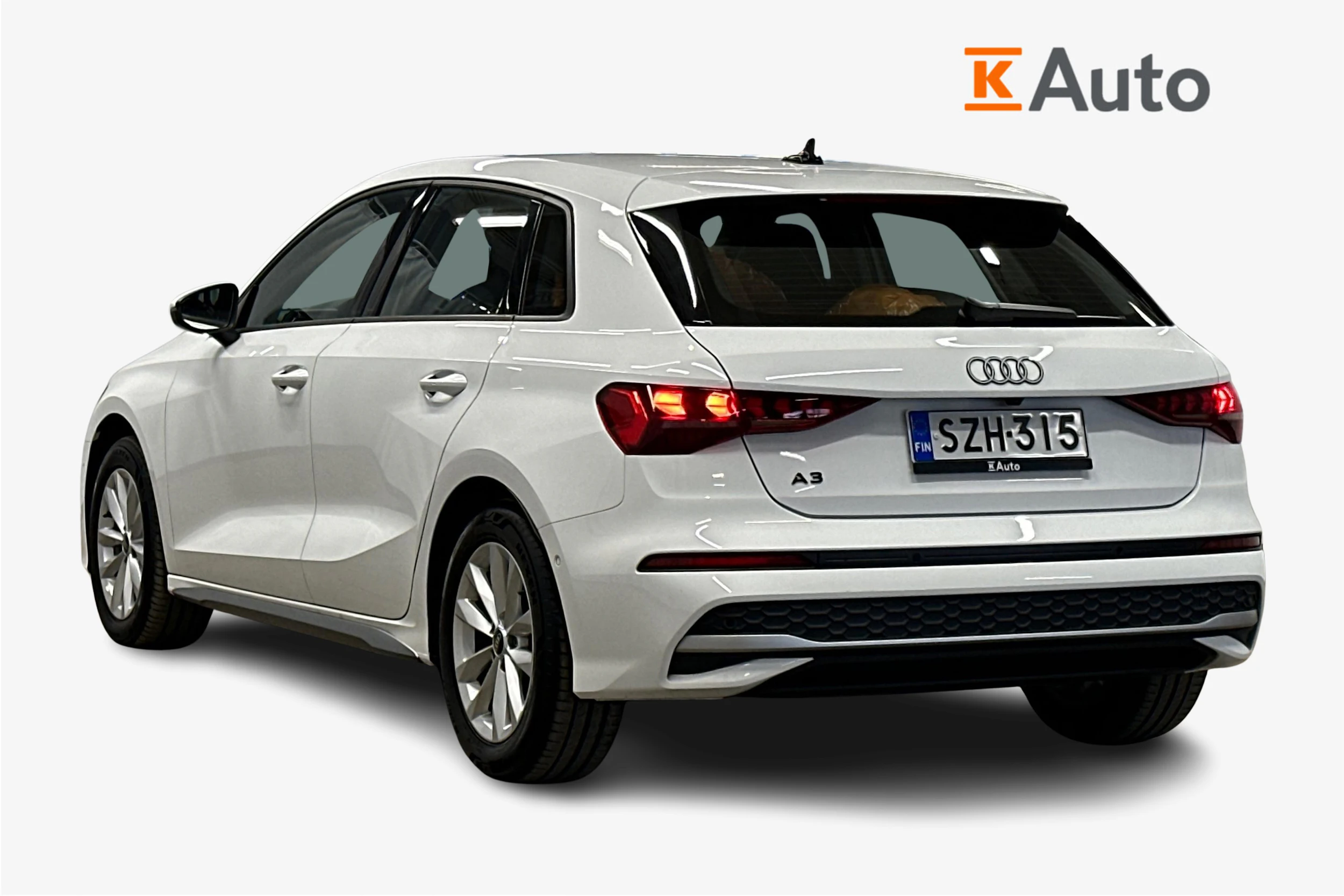 valkoinen Audi A3 2025 kuva 4.