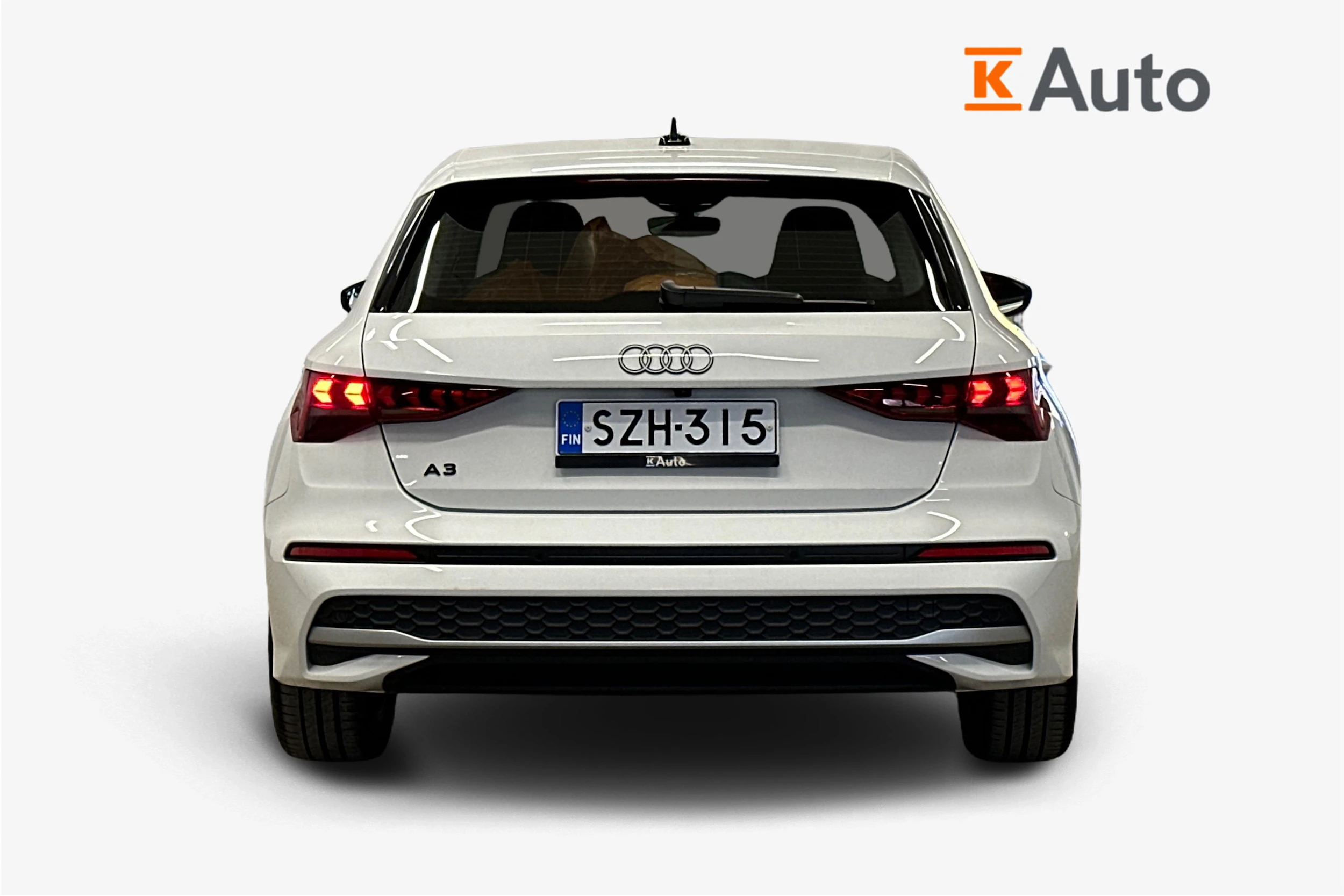 valkoinen Audi A3 2025 kuva 5.