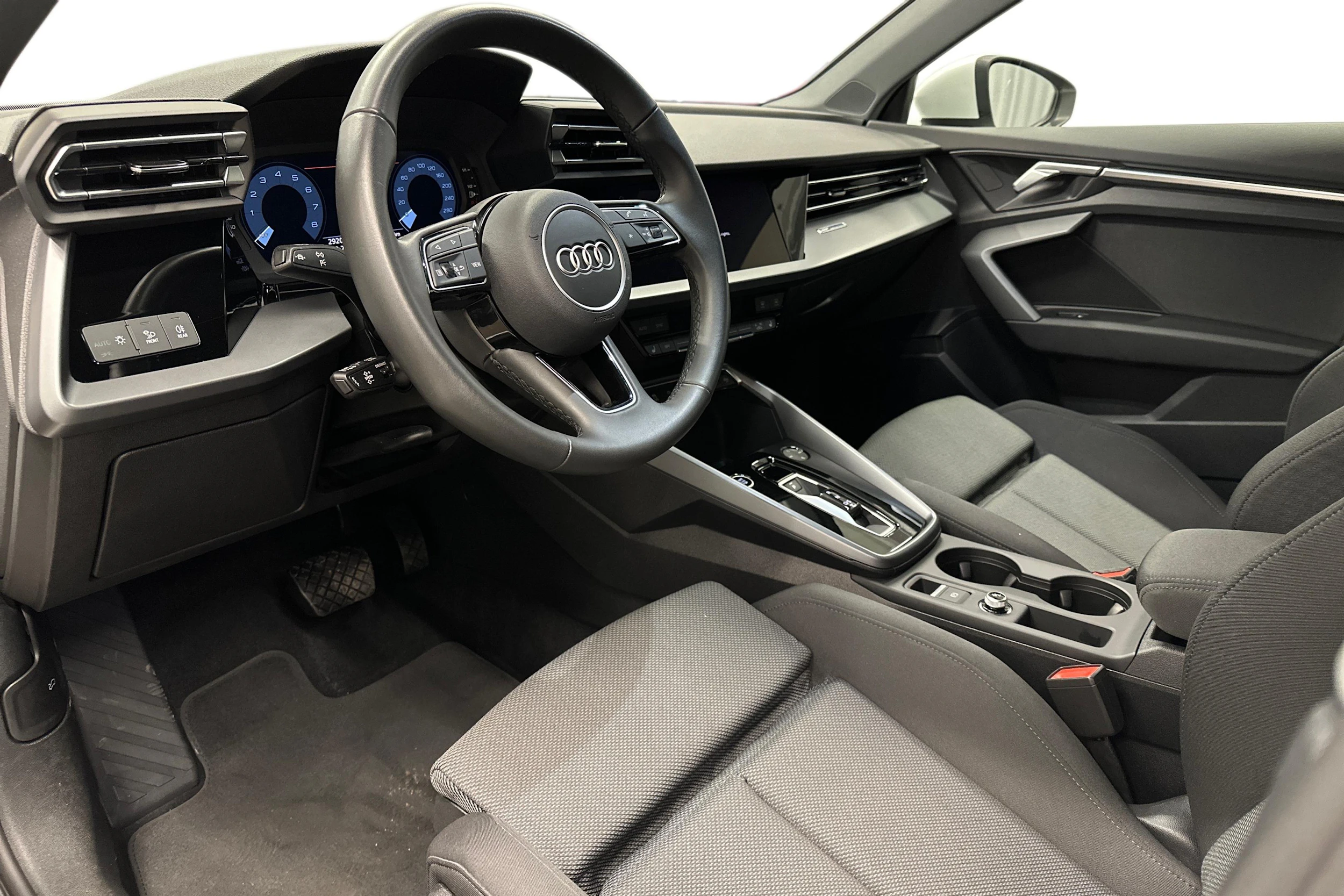 valkoinen Audi A3 2025 kuva 11.