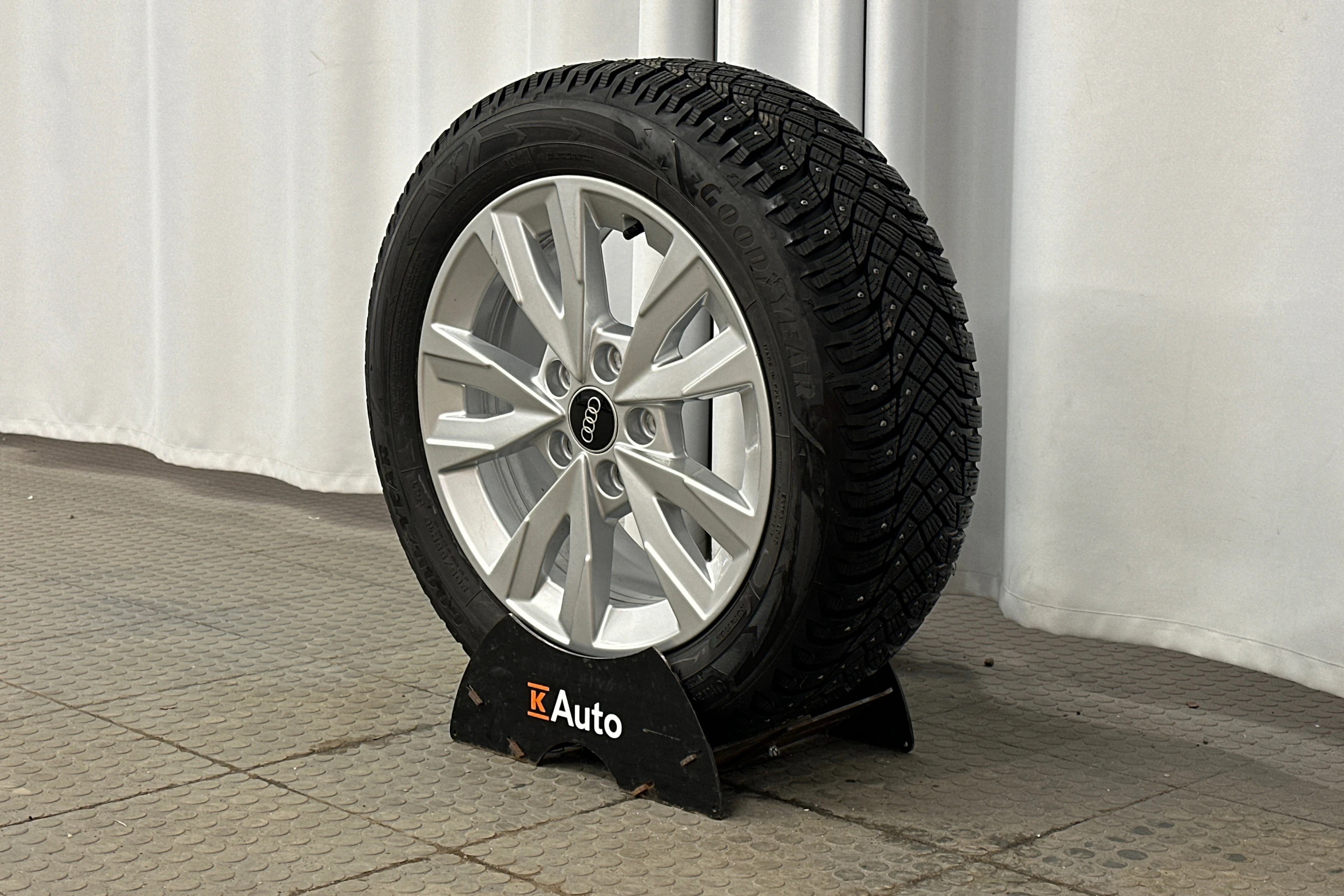 valkoinen Audi A3 2025 kuva 17.