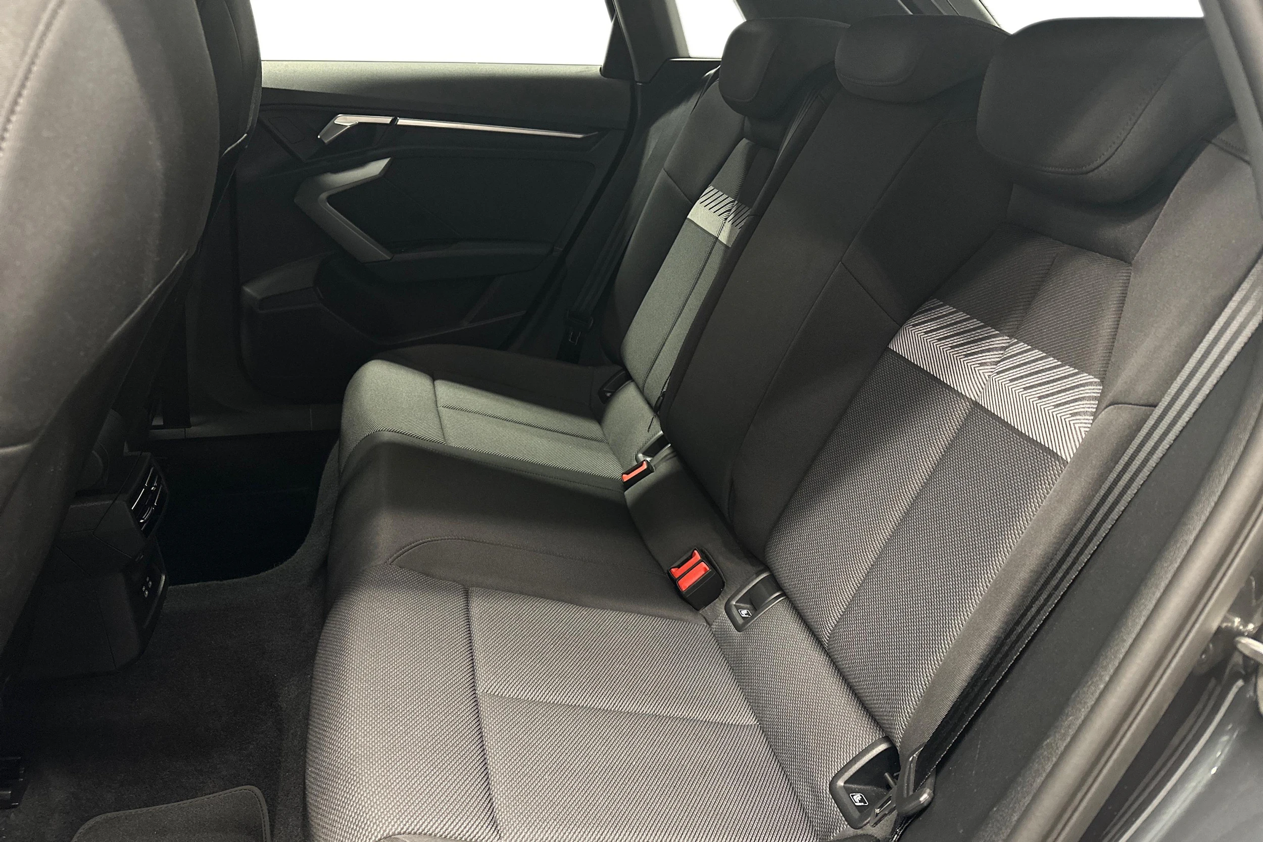 harmaa Audi A3 2025 kuva 8.