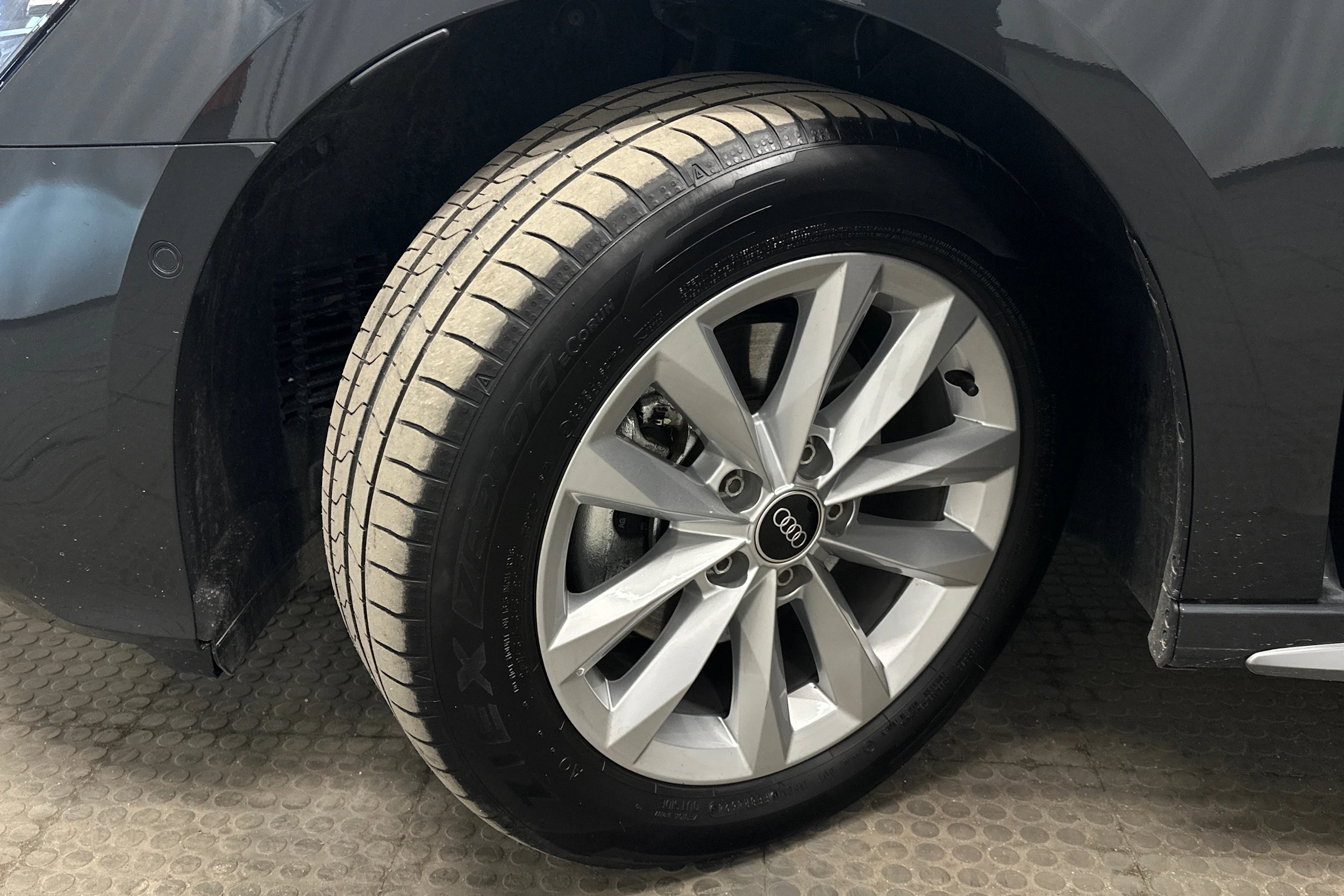 harmaa Audi A3 2025 kuva 10.