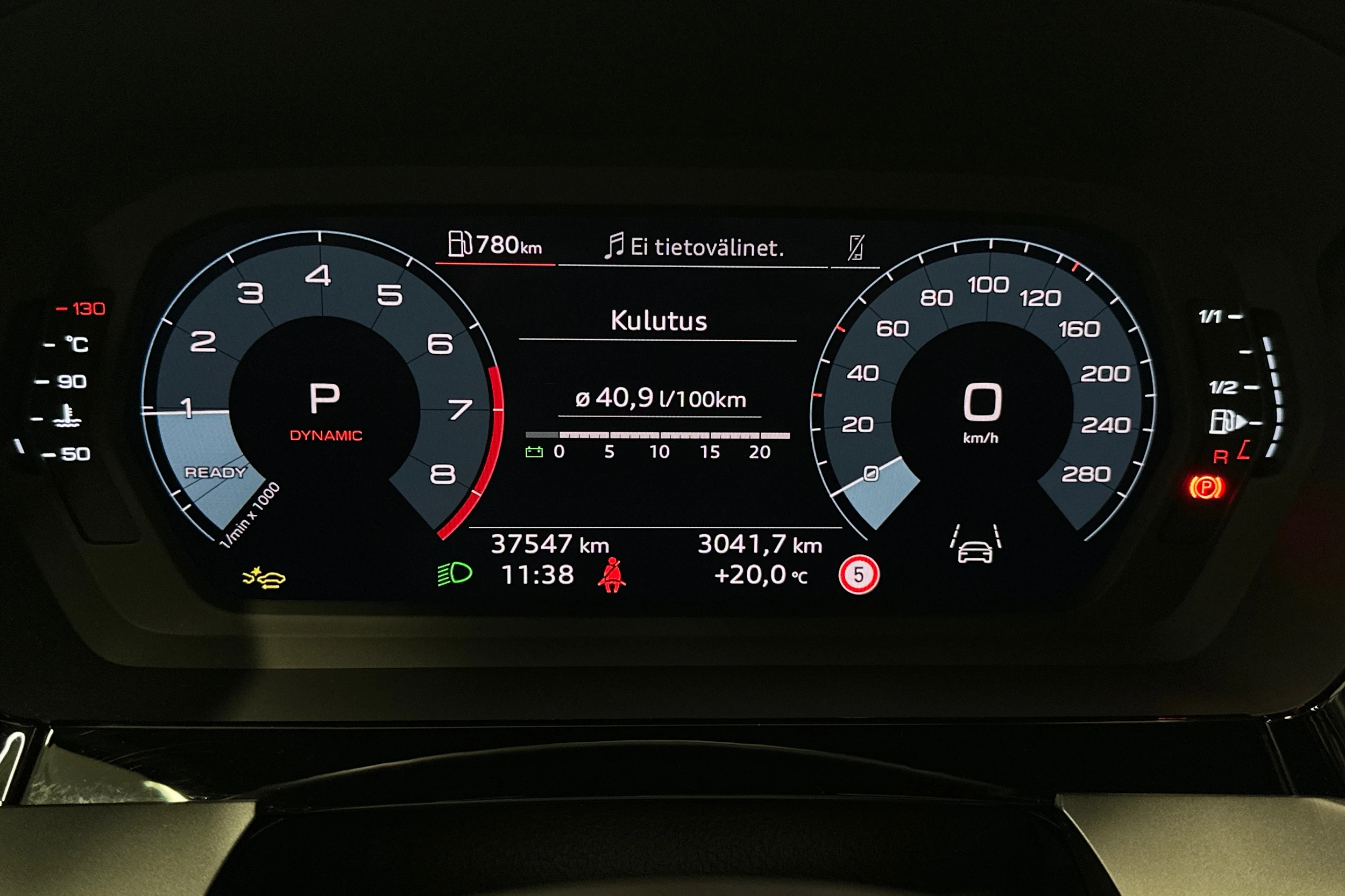 harmaa Audi A3 2025 kuva 13.