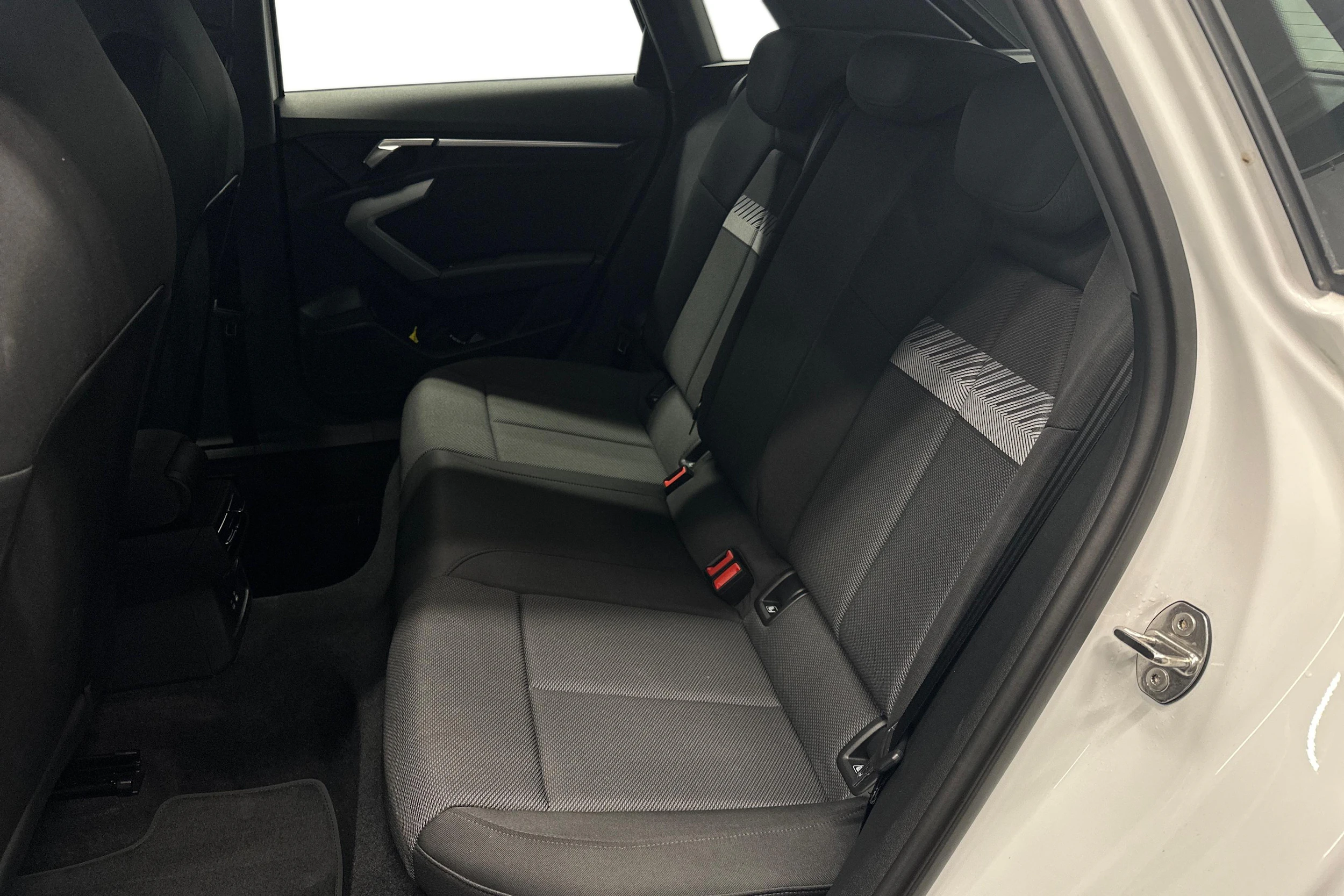 valkoinen Audi A3 2025 kuva 8.