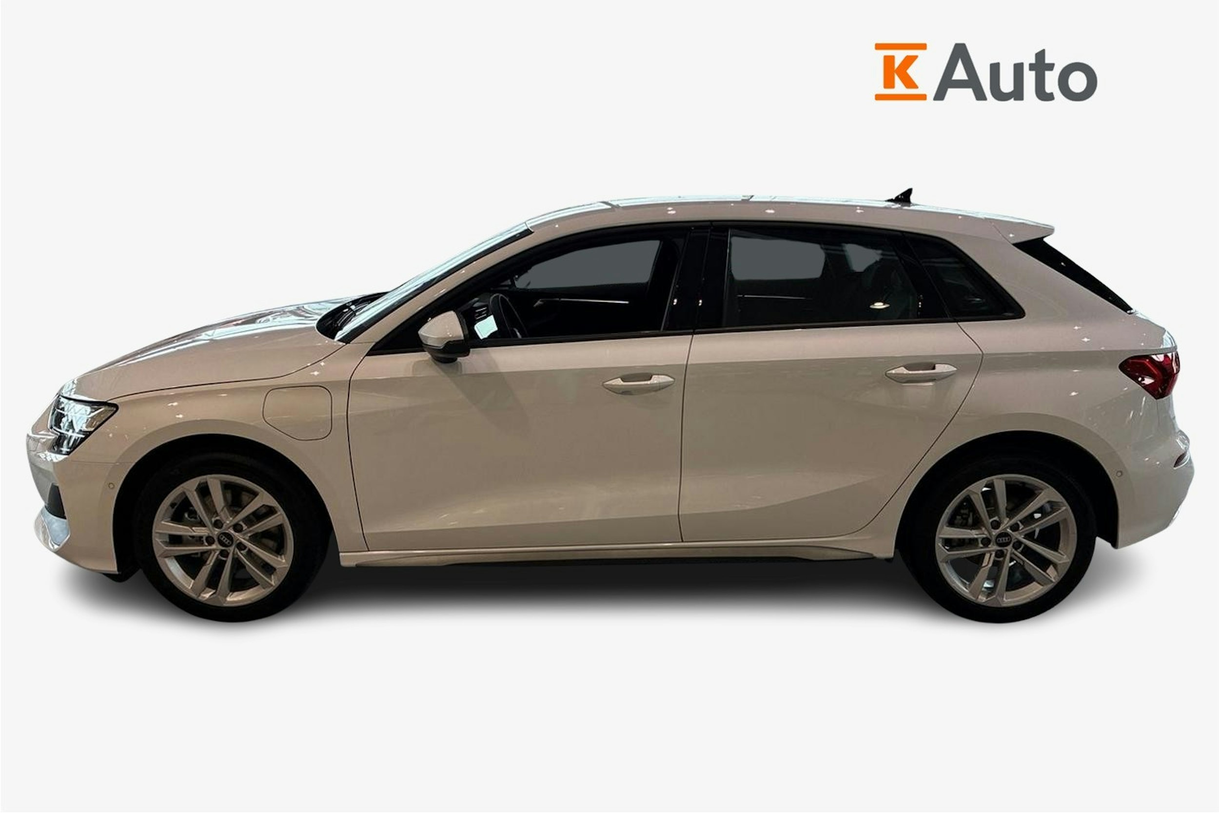 valkoinen Audi A3 2025 kuva 3.