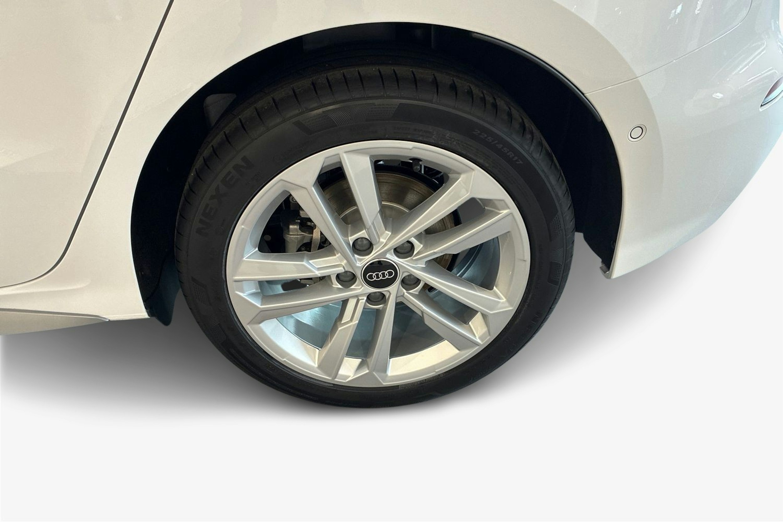 valkoinen Audi A3 2025 kuva 6.