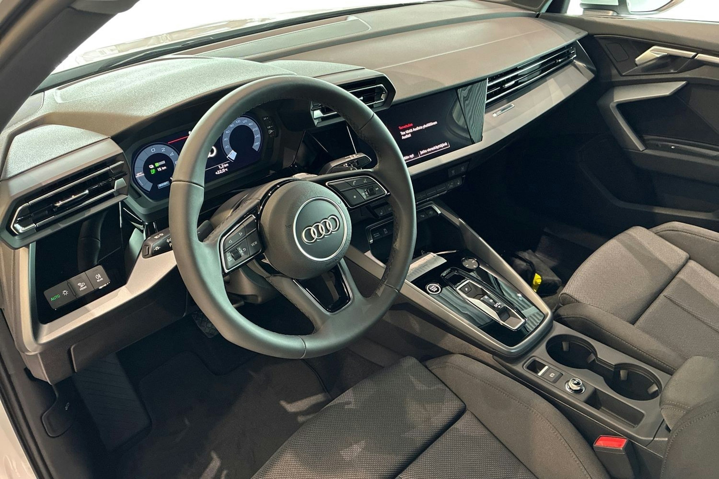 valkoinen Audi A3 2025 kuva 8.