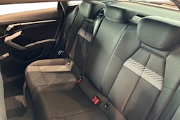 valkoinen Audi A3 2025 kuva 10.