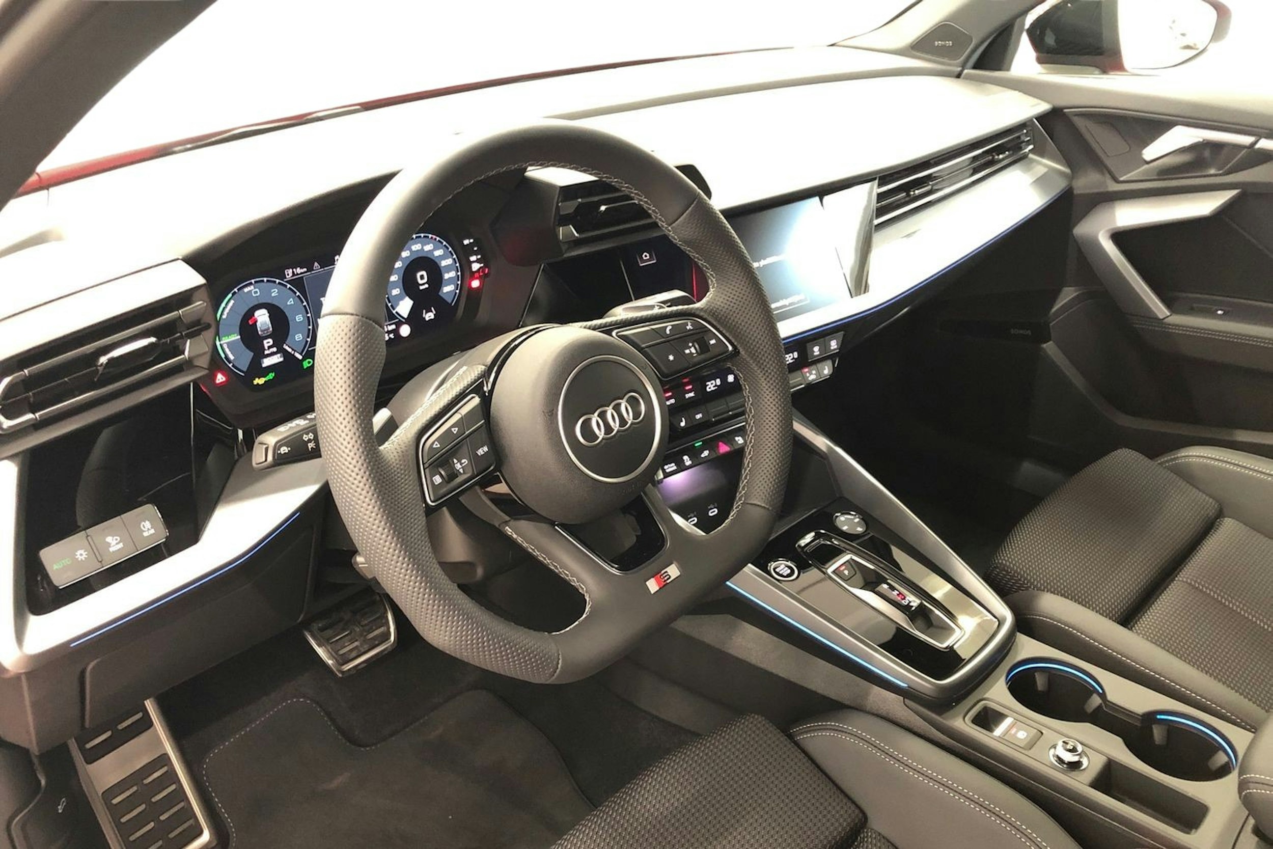 met. punainen Audi A3 2025 kuva 6.
