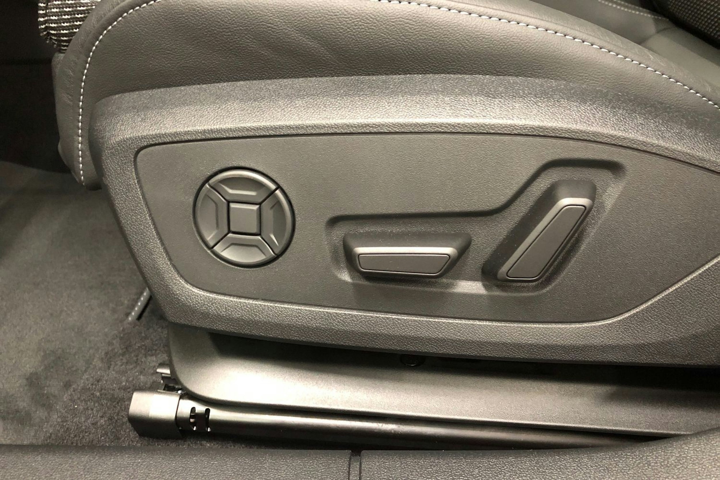 met. punainen Audi A3 2025 kuva 13.