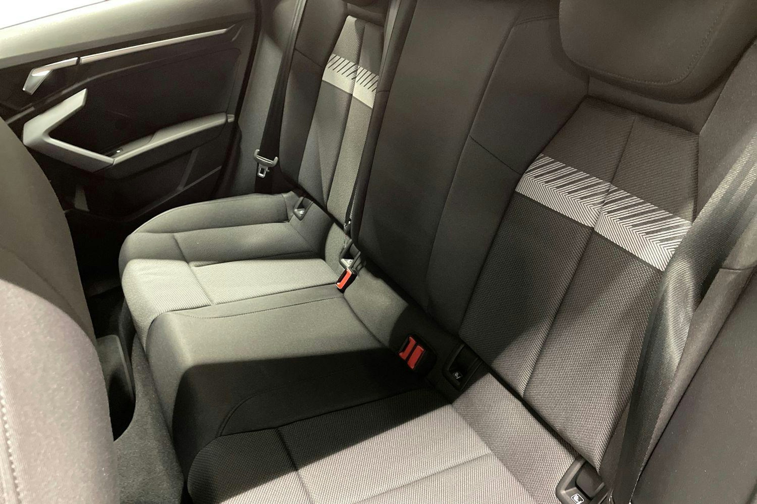 harmaa Audi A3 2025 kuva 10.