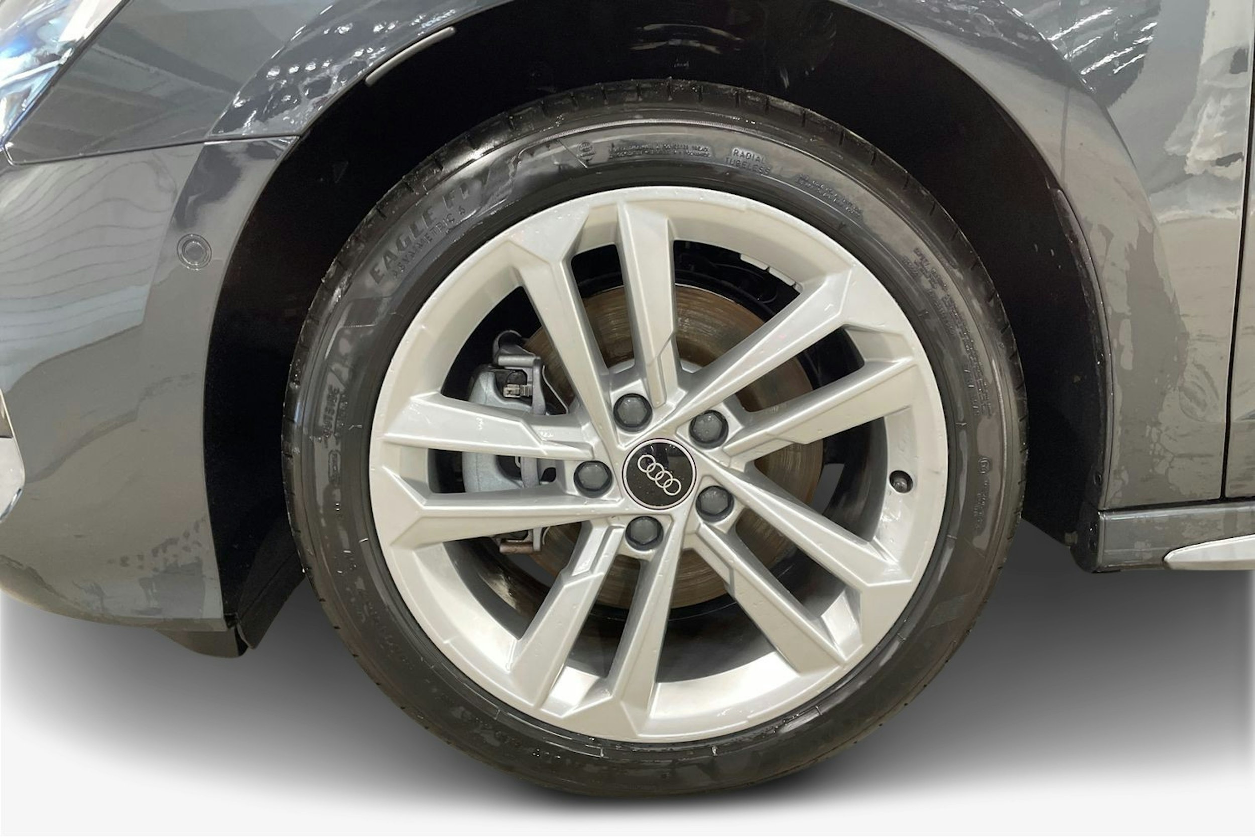 harmaa Audi A3 2025 kuva 11.