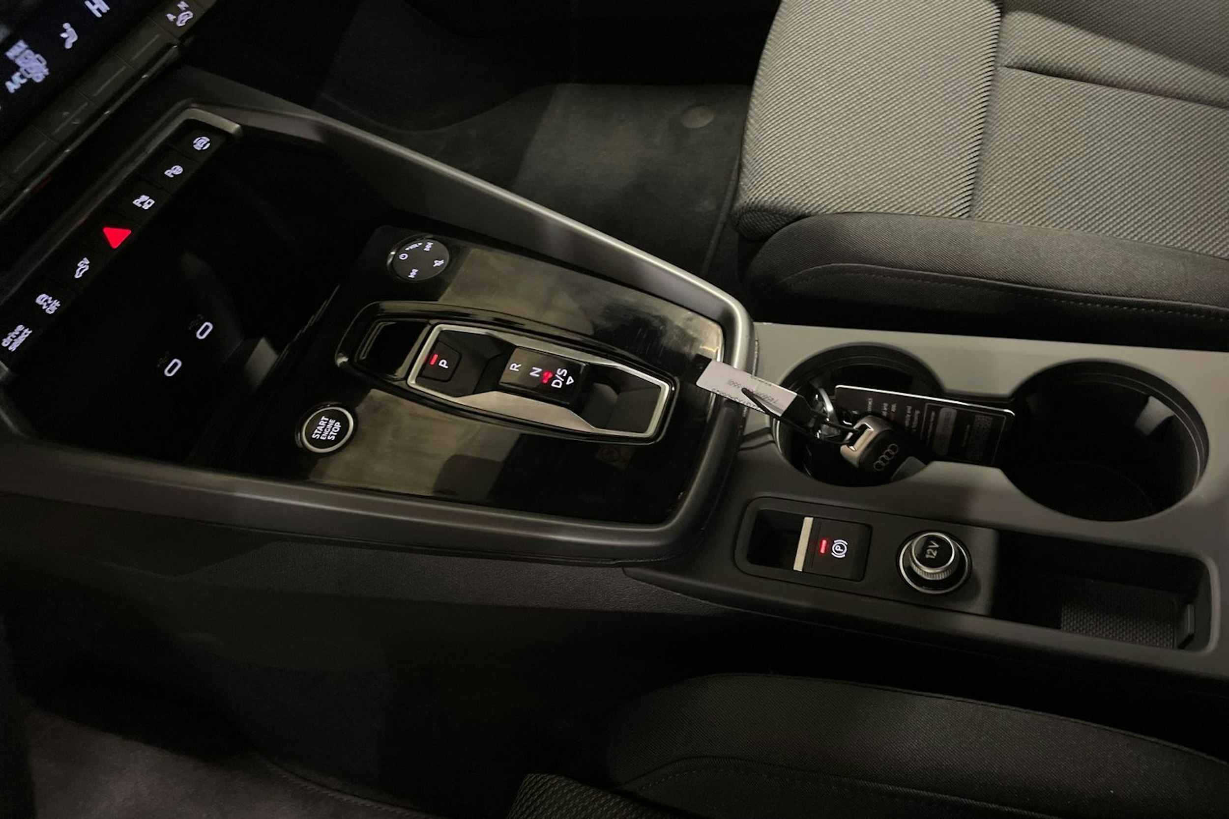 harmaa Audi A3 2025 kuva 17.