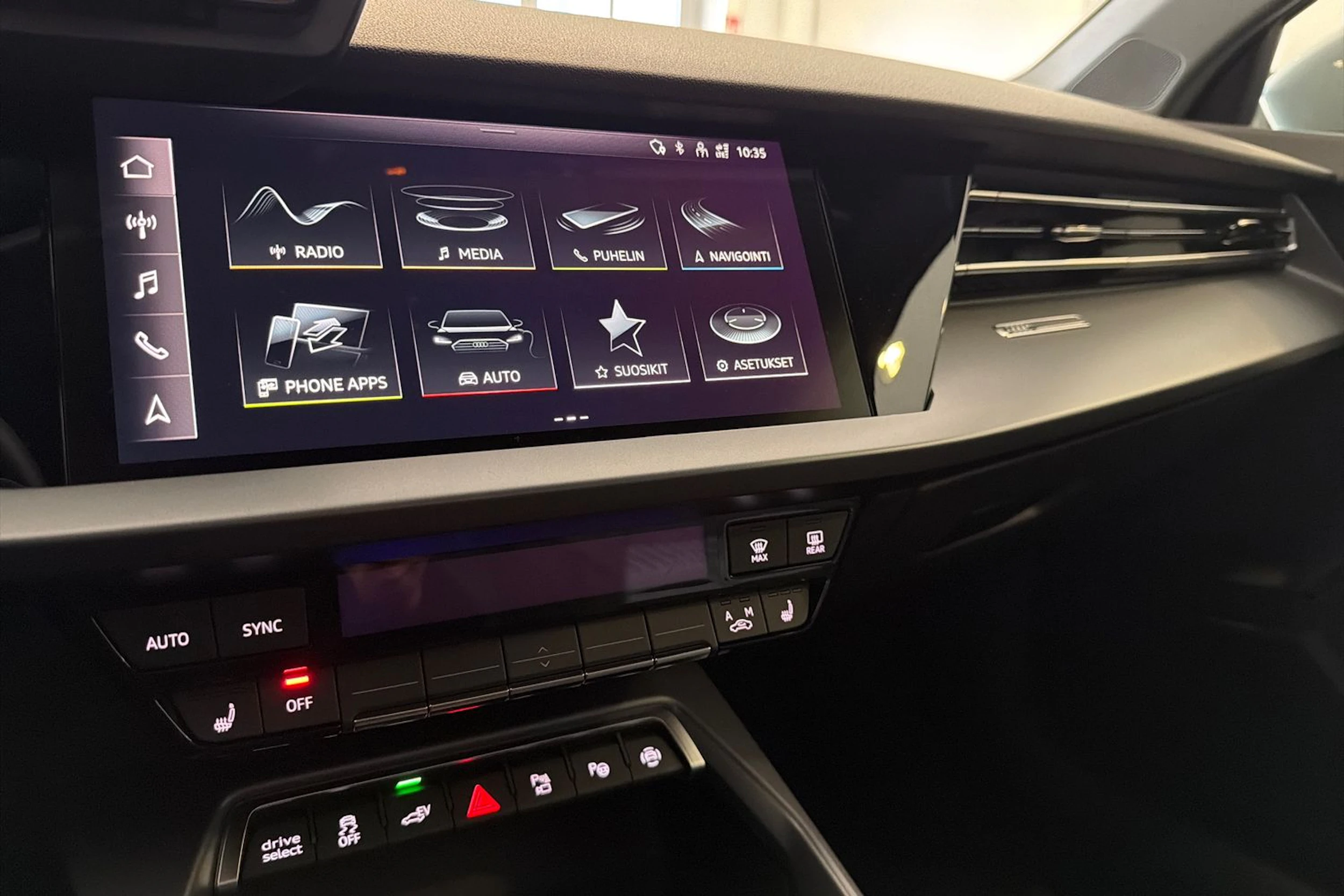 harmaa Audi A3 2026 kuva 15.