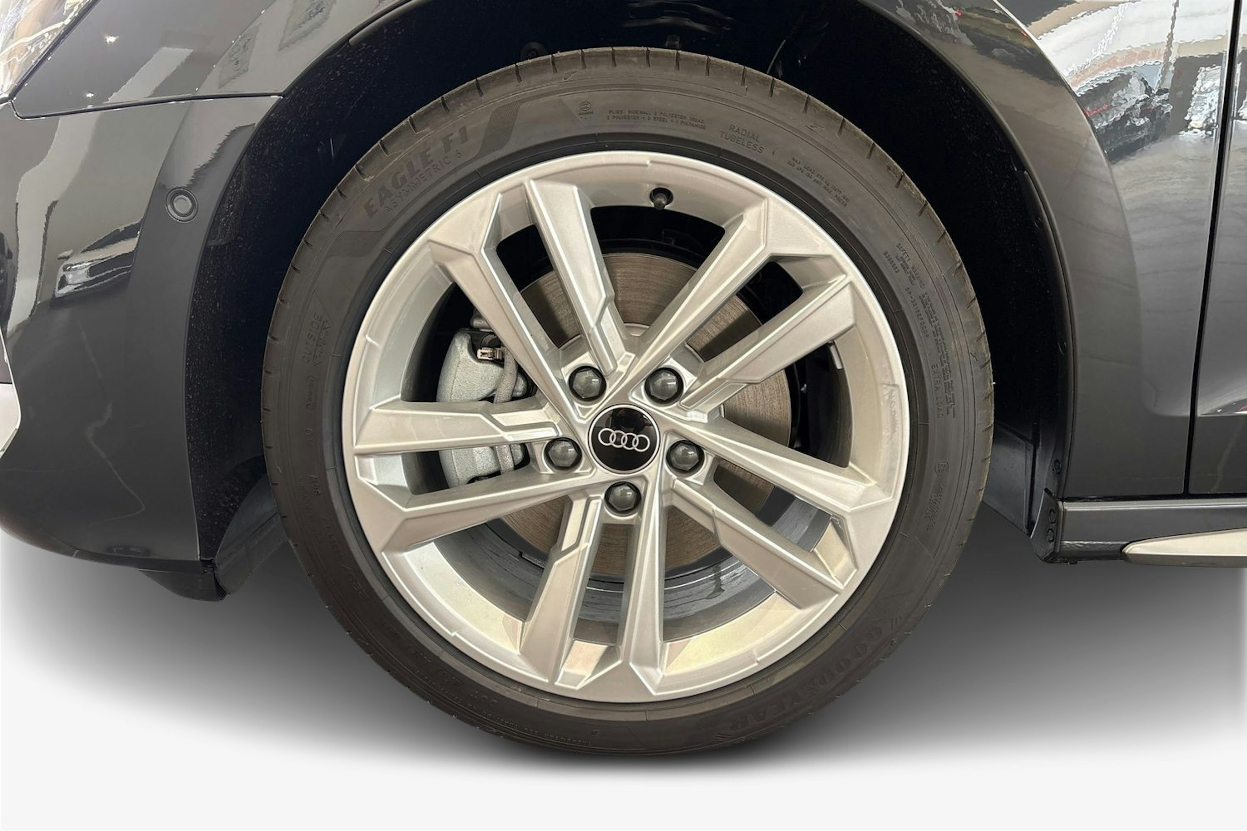 harmaa Audi A3 2025 kuva 9.