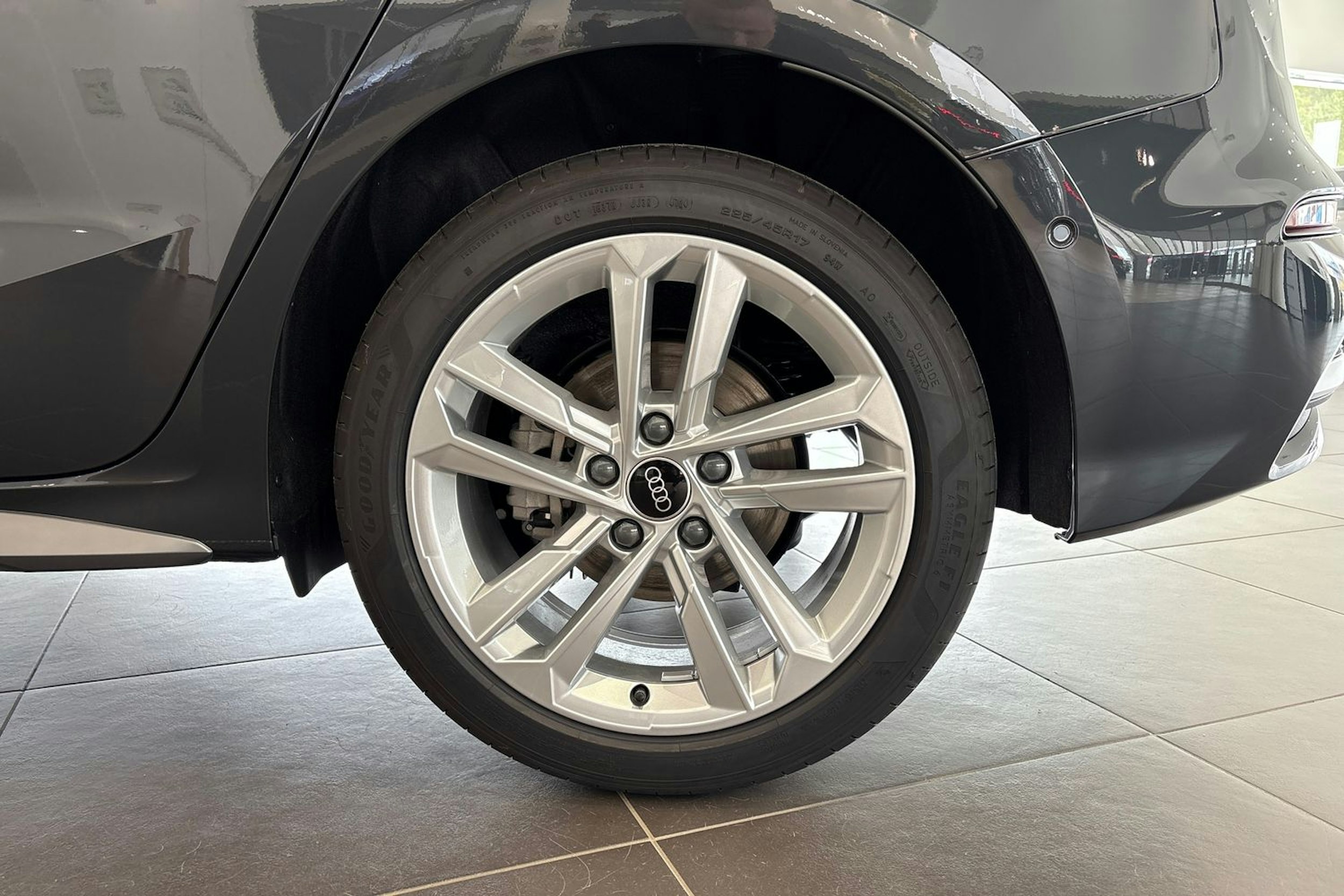 harmaa Audi A3 2025 kuva 10.